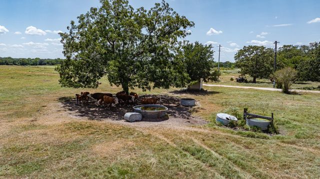 2210 Hermis Road, Schulenburg, TX 78956