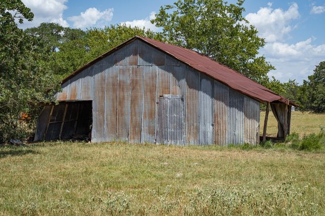 2210 Hermis Road, Schulenburg, TX 78956