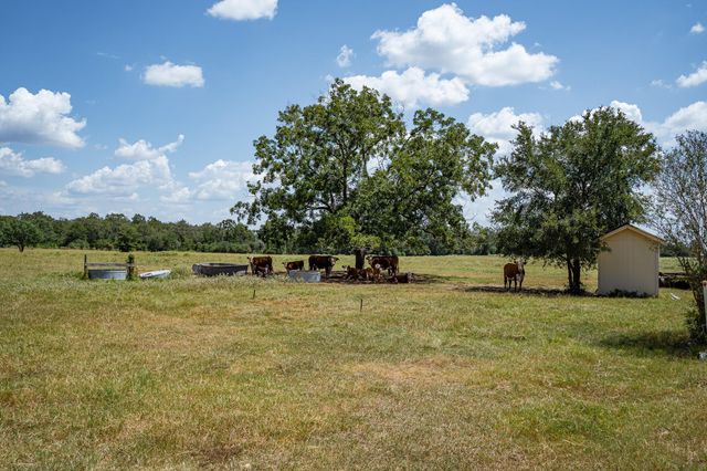2210 Hermis Road, Schulenburg, TX 78956