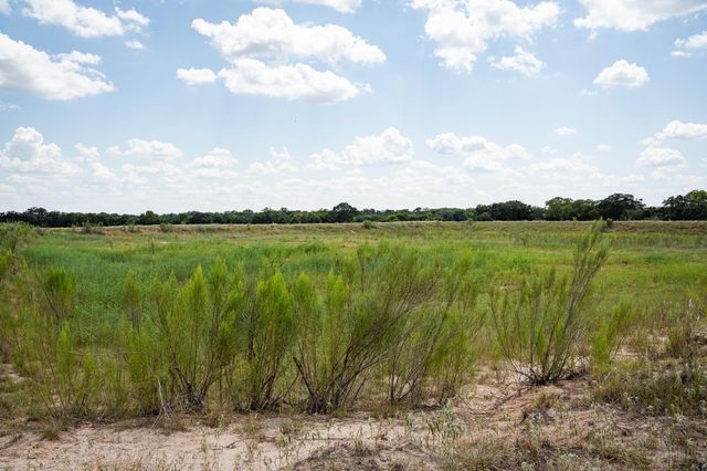 2210 Hermis Road, Schulenburg, TX 78956