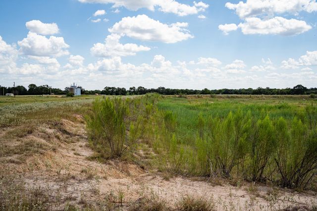 2210 Hermis Road, Schulenburg, TX 78956