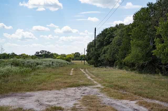 2210 Hermis Road, Schulenburg, TX 78956