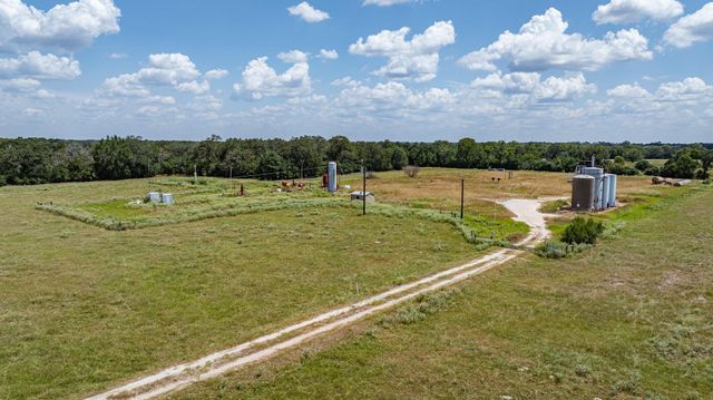 2210 Hermis Road, Schulenburg, TX 78956