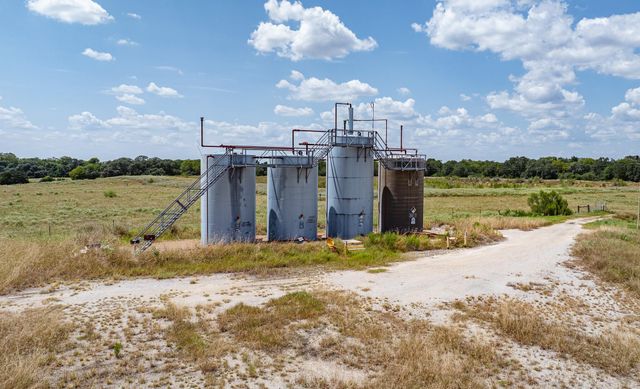 2210 Hermis Road, Schulenburg, TX 78956