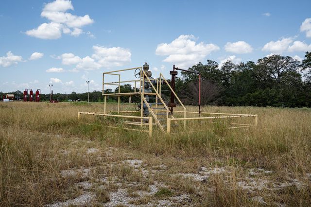 2210 Hermis Road, Schulenburg, TX 78956