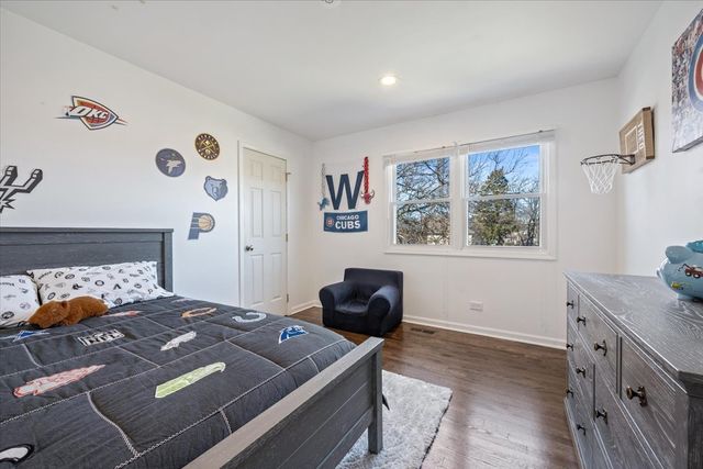 1246 Laurel Avenue, Deerfield, IL 60015