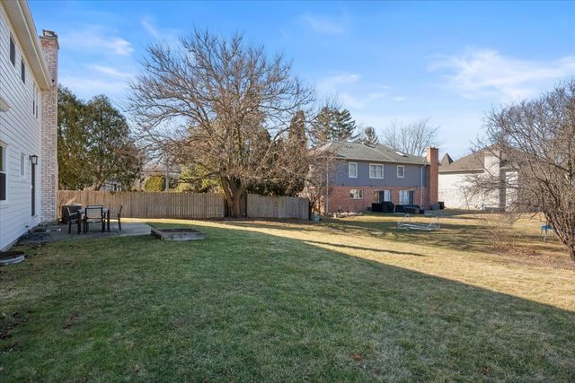 1246 Laurel Avenue, Deerfield, IL 60015