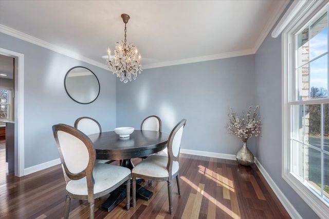 1246 Laurel Avenue, Deerfield, IL 60015