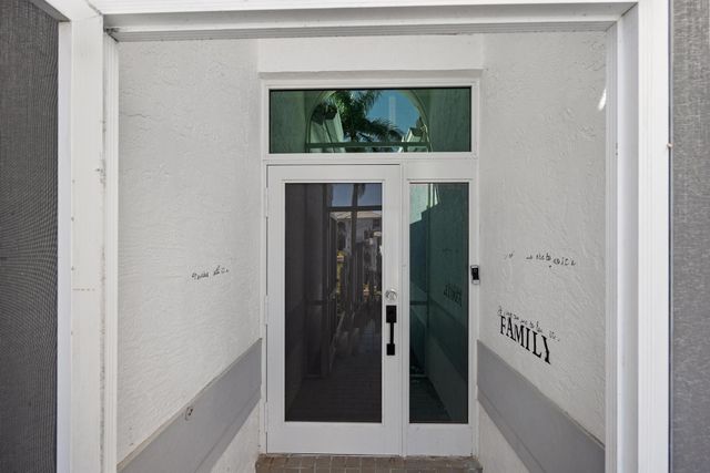 7549 Thornlee Drive, Lake Worth, FL 33467