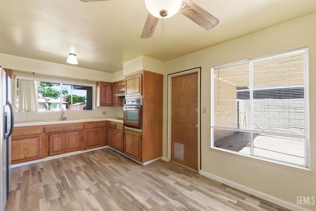 4304 Axminster Street, Bakersfield, CA 93307