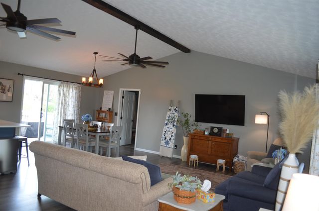 4660 E Cardinal Drive, Syracuse, IN 46567