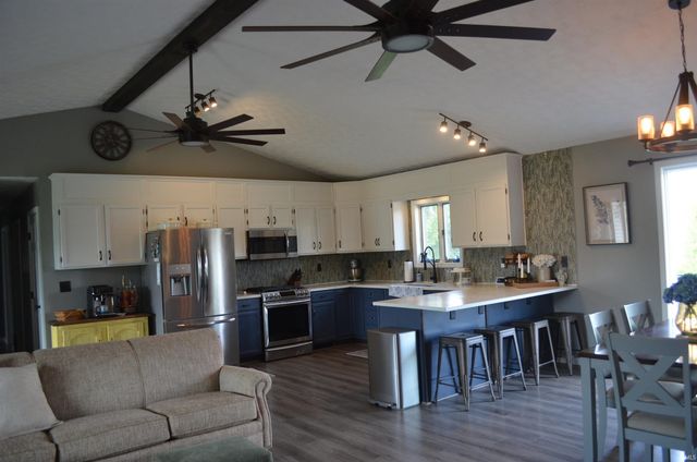 4660 E Cardinal Drive, Syracuse, IN 46567