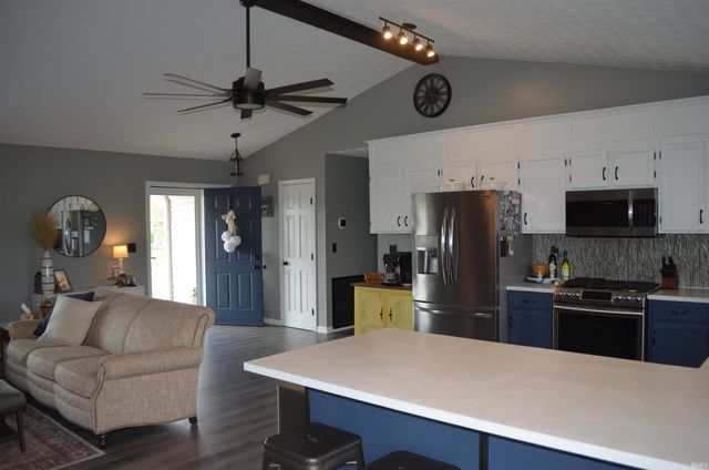4660 E Cardinal Drive, Syracuse, IN 46567