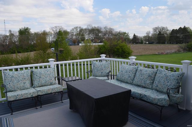 4660 E Cardinal Drive, Syracuse, IN 46567
