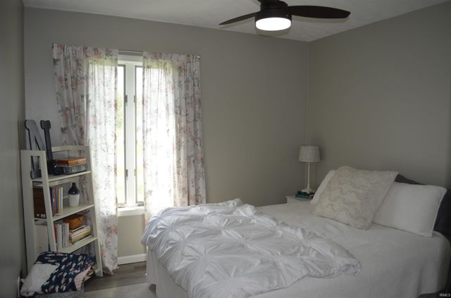 4660 E Cardinal Drive, Syracuse, IN 46567