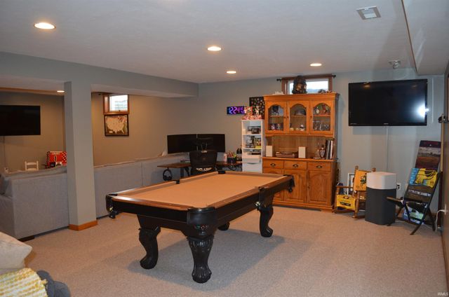 4660 E Cardinal Drive, Syracuse, IN 46567