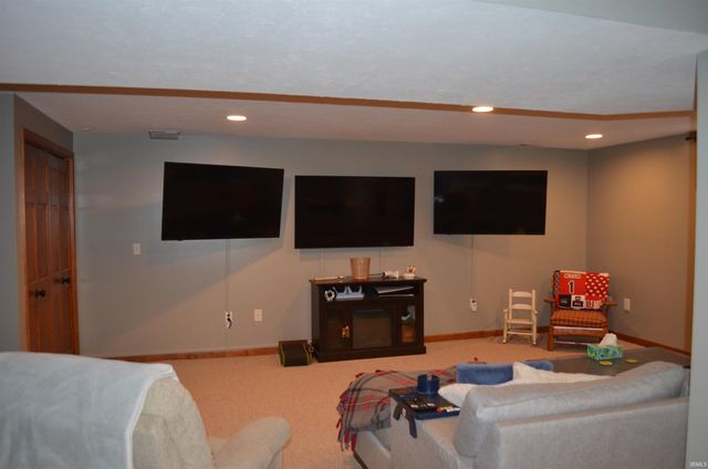 4660 E Cardinal Drive, Syracuse, IN 46567