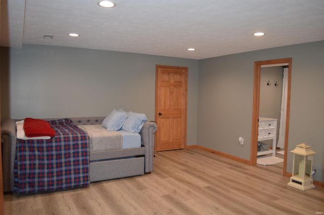 4660 E Cardinal Drive, Syracuse, IN 46567
