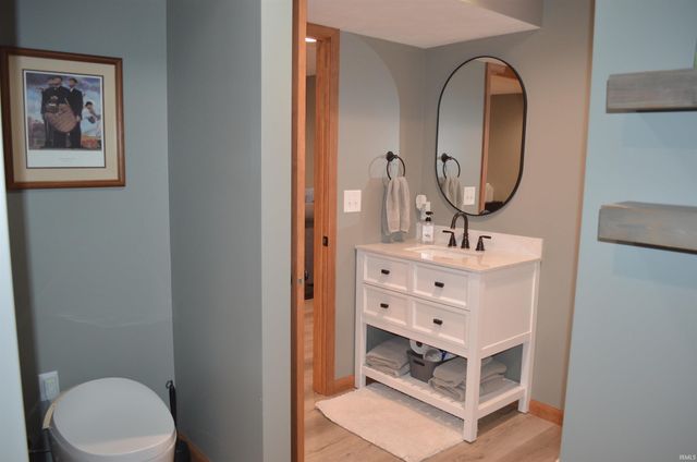 4660 E Cardinal Drive, Syracuse, IN 46567