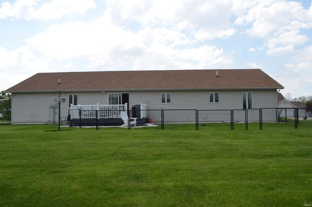 4660 E Cardinal Drive, Syracuse, IN 46567