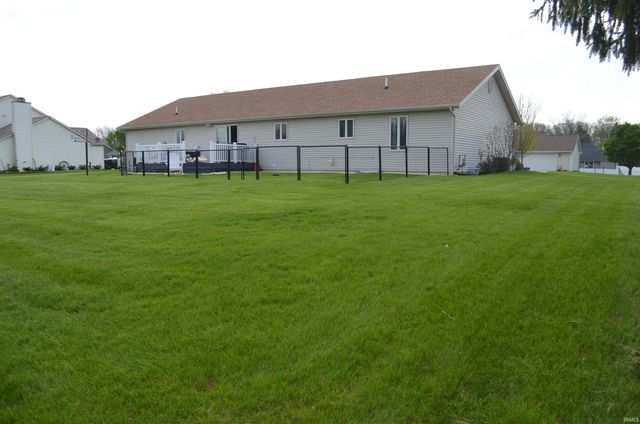 4660 E Cardinal Drive, Syracuse, IN 46567
