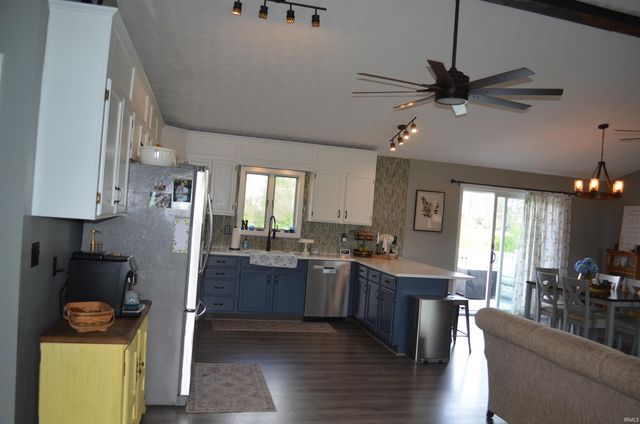 4660 E Cardinal Drive, Syracuse, IN 46567