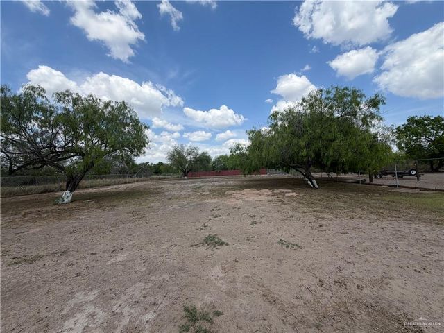 12 E North Road, Weslaco, TX 78596