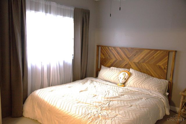 5845 Manchester Road, Franklin Twp, OH 45005