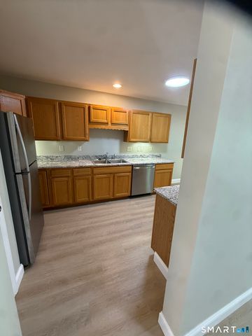 2002 Eaton Court 2002, Danbury, CT 06811