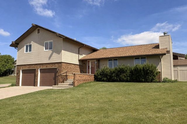 601 13th Ave NE, Minot, ND 58701