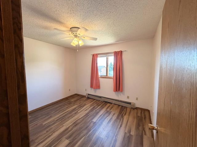 601 13th Ave NE, Minot, ND 58701