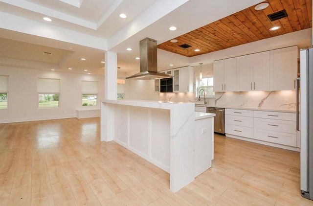 10603 Riverview Drive, Houston, TX 77042