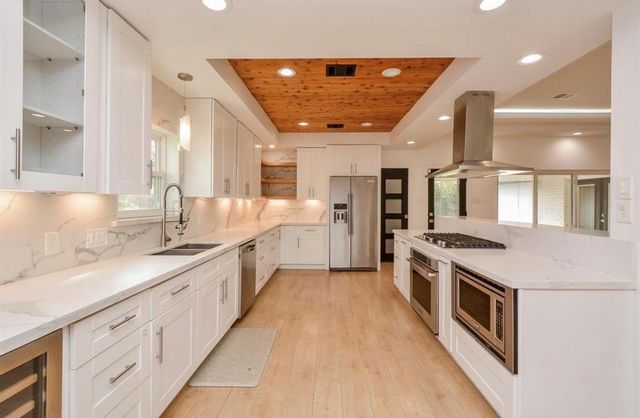 10603 Riverview Drive, Houston, TX 77042