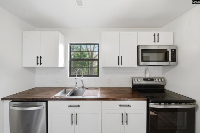 10225 Garners Ferry Road, Eastover, SC 29044