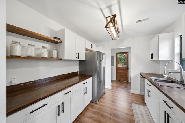 10225 Garners Ferry Road, Eastover, SC 29044