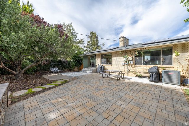 1987 S CLAREMONT DR, Bountiful, UT 84010