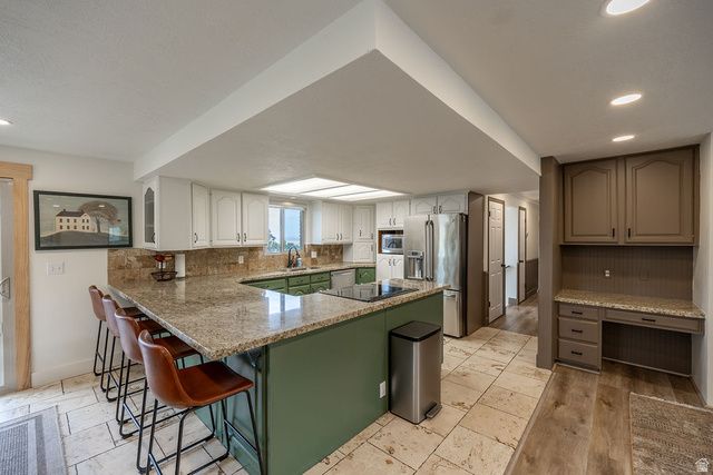 1987 S CLAREMONT DR, Bountiful, UT 84010