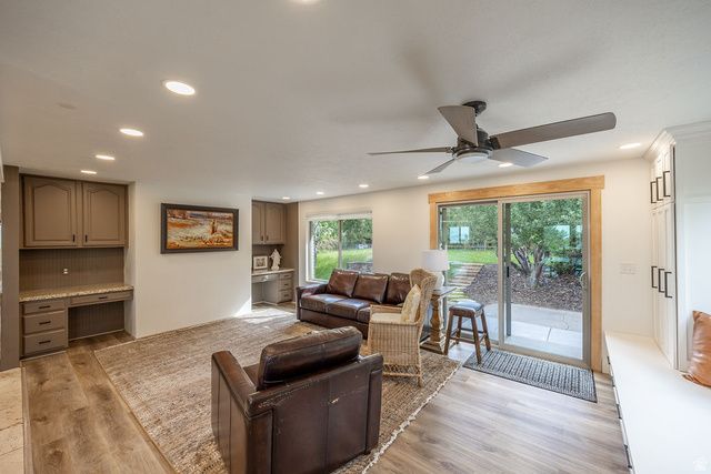 1987 S CLAREMONT DR, Bountiful, UT 84010