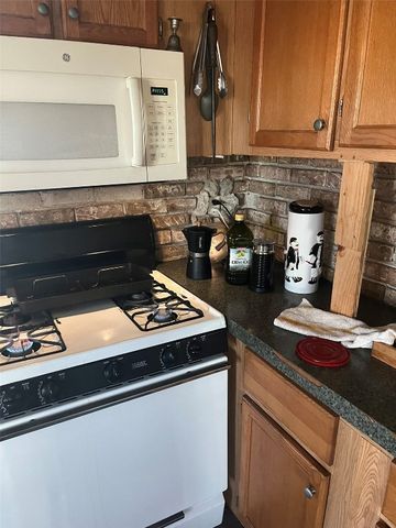 301 S Walnut Avenue, Garrison, IA 52229