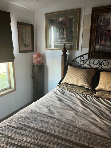 301 S Walnut Avenue, Garrison, IA 52229