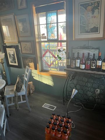 301 S Walnut Avenue, Garrison, IA 52229