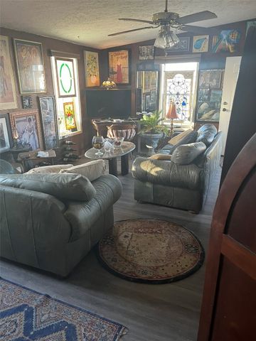 301 S Walnut Avenue, Garrison, IA 52229