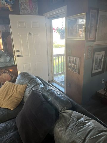 301 S Walnut Avenue, Garrison, IA 52229