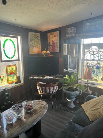 301 S Walnut Avenue, Garrison, IA 52229