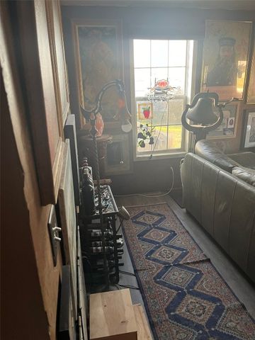 301 S Walnut Avenue, Garrison, IA 52229