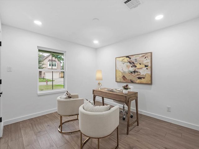 1826 Woodcrest Drive, Houston, TX 77018