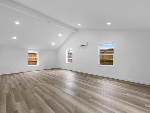 1826 Woodcrest Drive, Houston, TX 77018