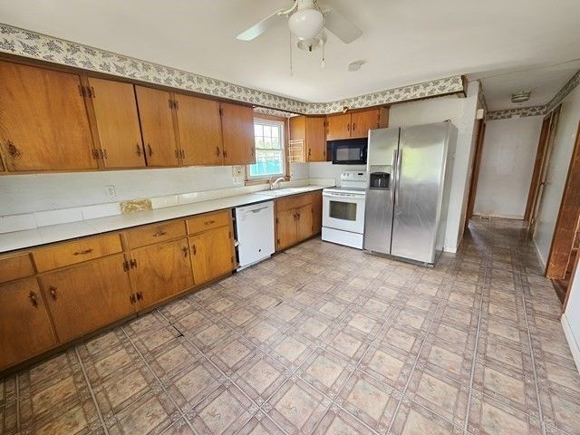 30 Circuit Ave, Ludlow, MA 01056