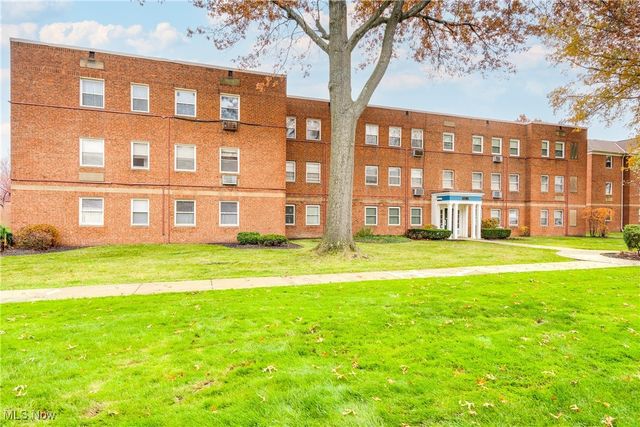 13785 Cedar Road 302d, South Euclid, OH 44118