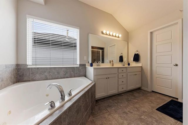 390 N Cedar Hills Street, Olathe, KS 66061